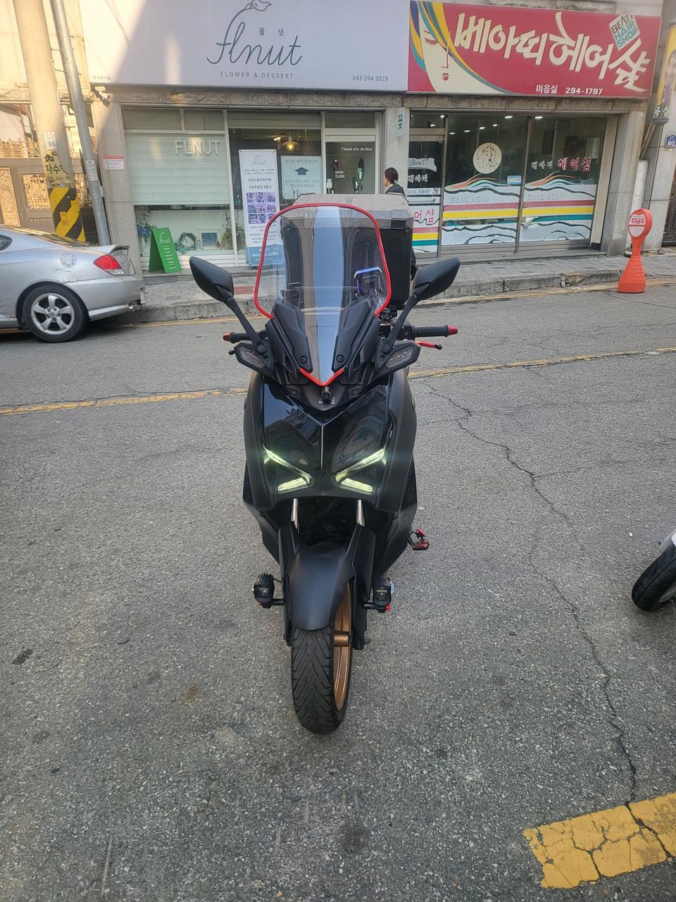 Xmax300 23년 10월식 팜니다