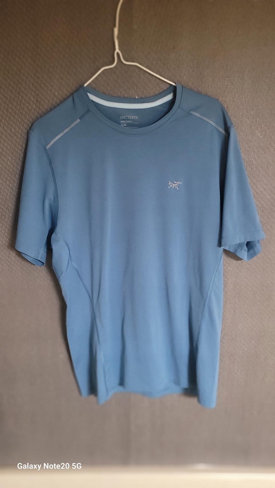 아크테릭스 티셔츠