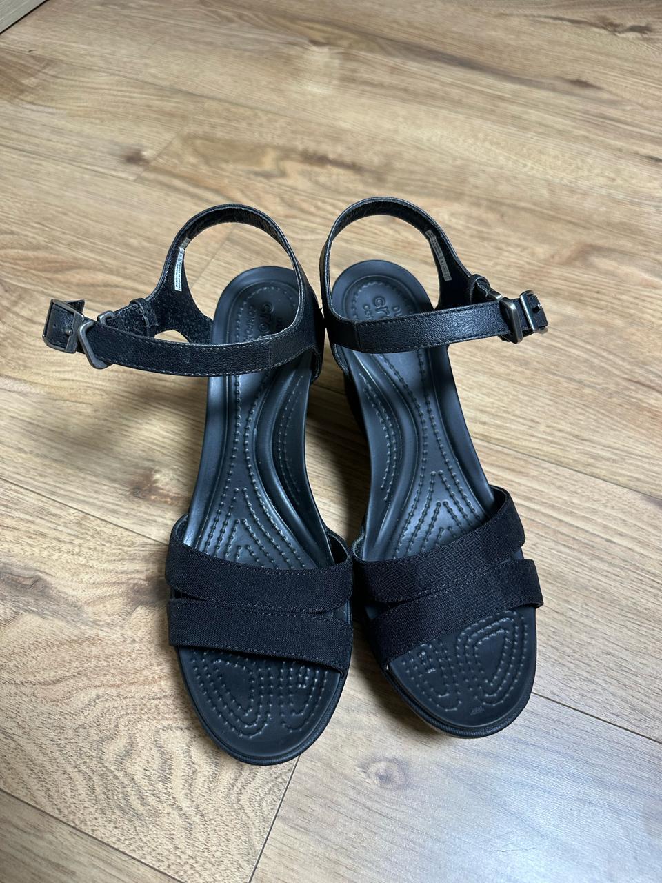 크록스 레이웨지2. w8