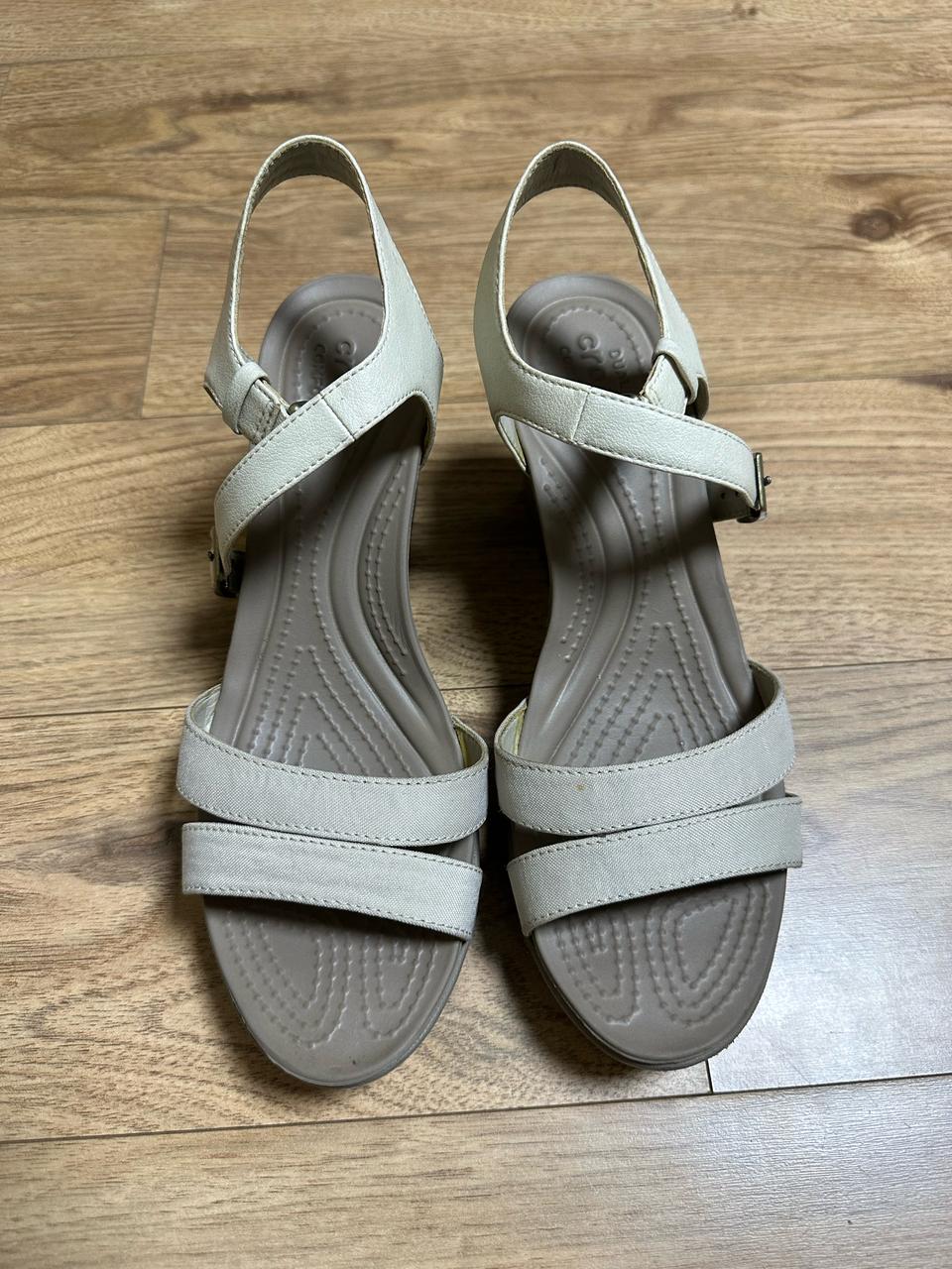 크록스 레이웨지2. w8