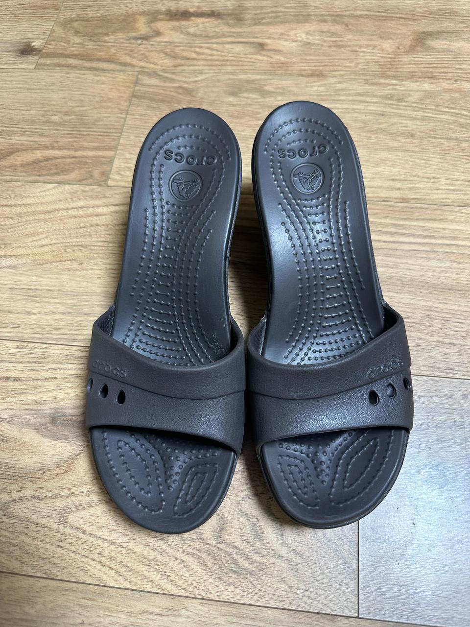 크록스 카디 웨지 w7