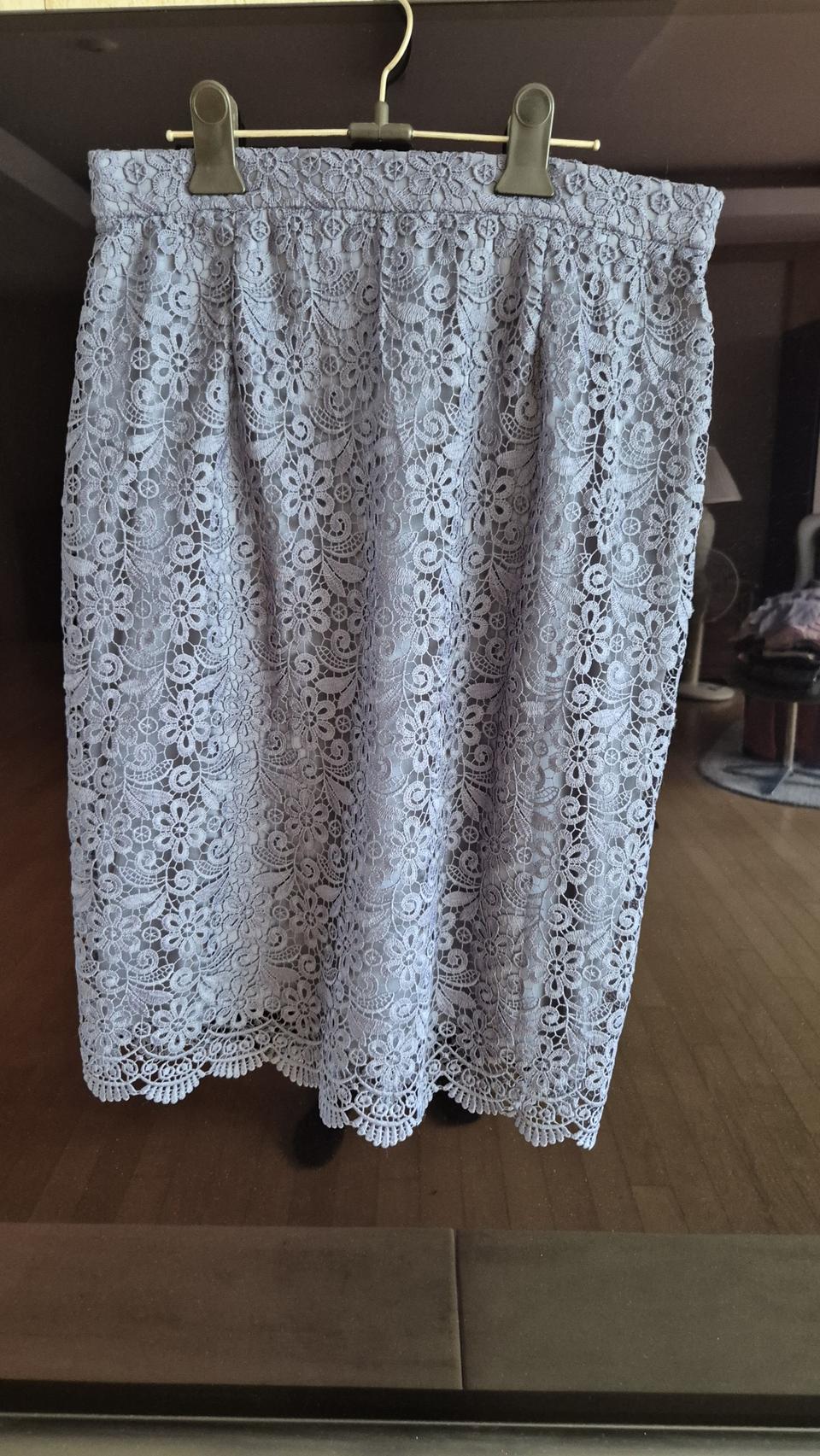 유니클로 레이스  스커트77