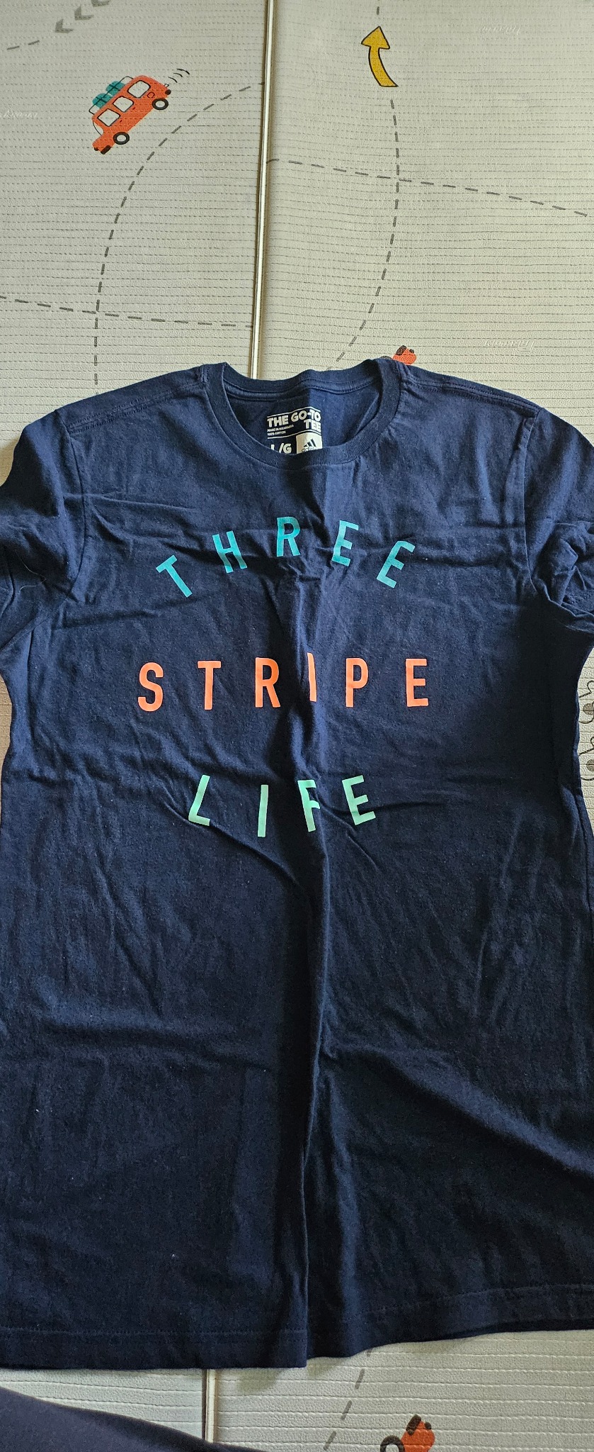 아디다스티셔츠