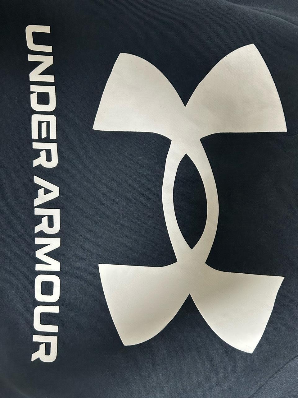 언더아머 후드티