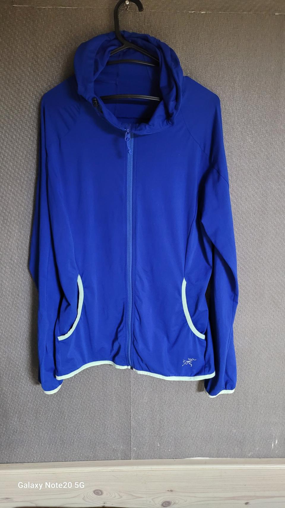 아크테릭스 후드