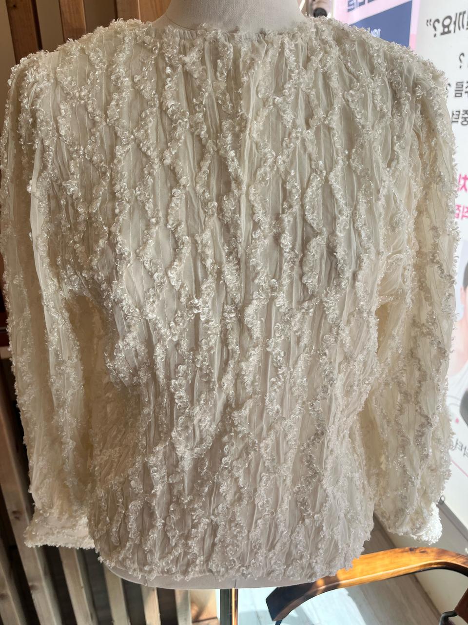 러블리 블라우스