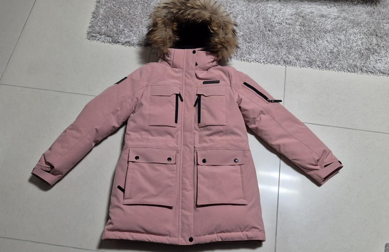 밀레 거위털 여성패딩팝니다ㅡS