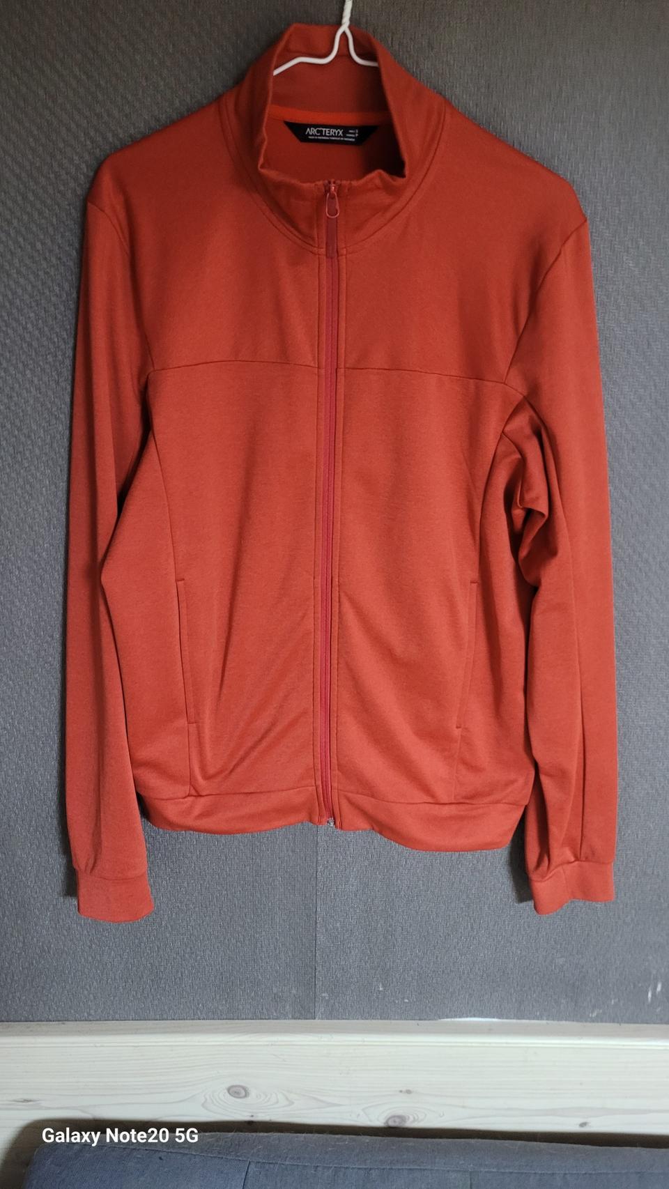 아크테릭스 집업