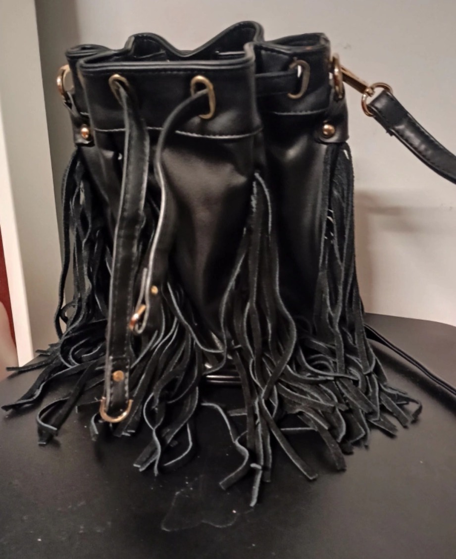 새상품) 프린지 버킷백 블랙