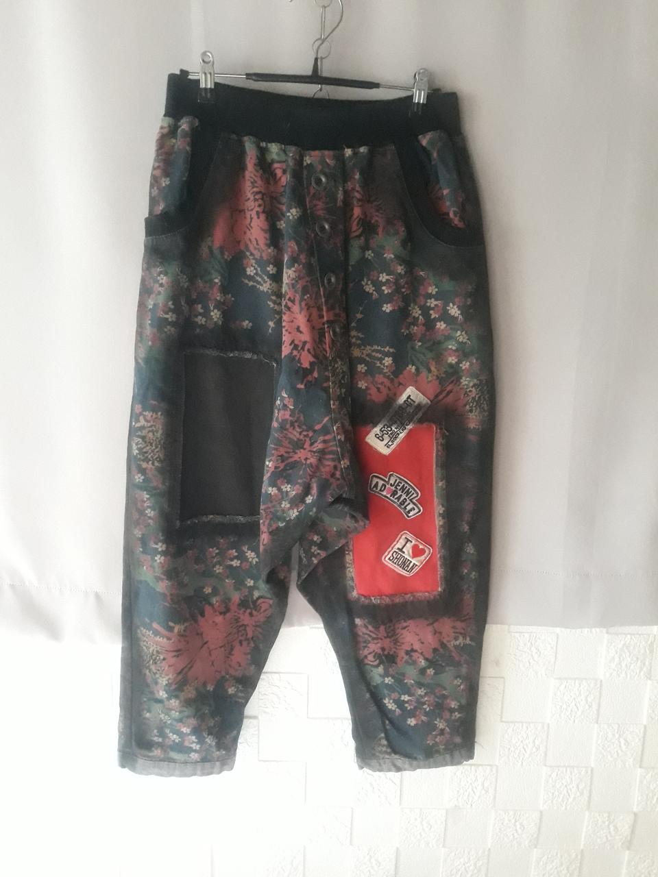 꽃무늬 배기바지