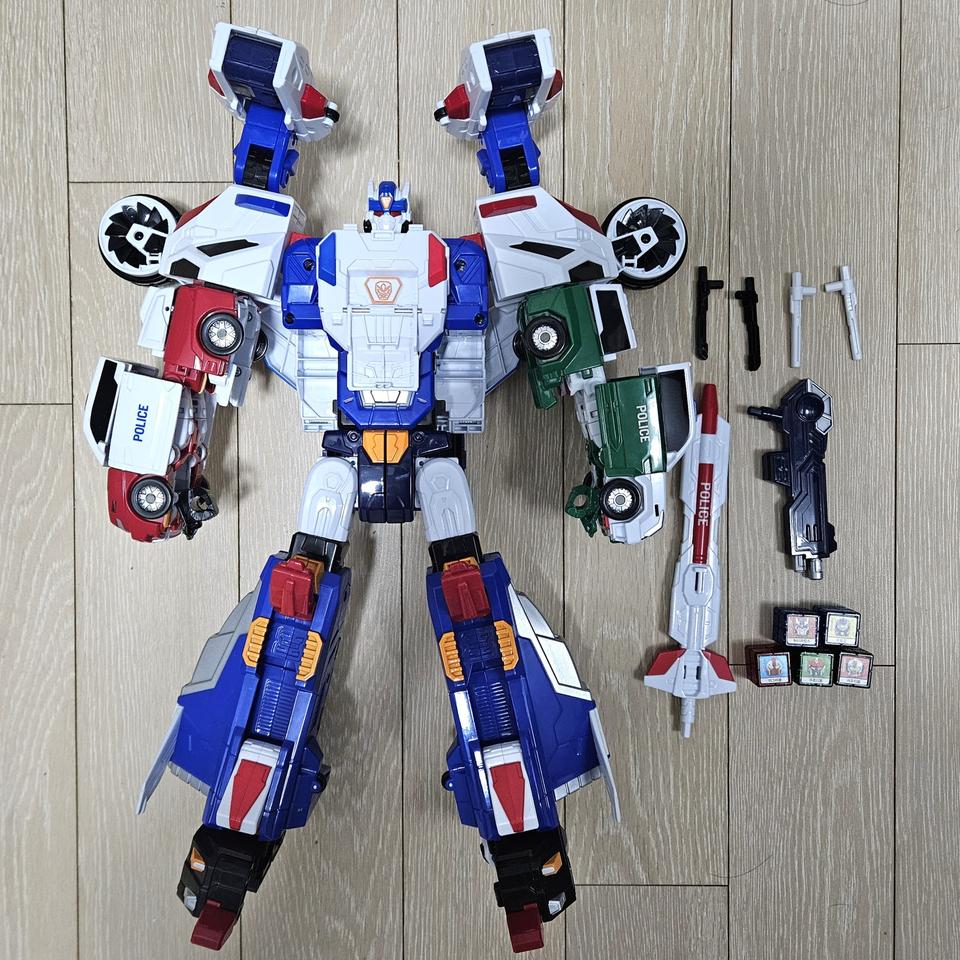 헬로카봇 하이퍼캅스 판매합니다.