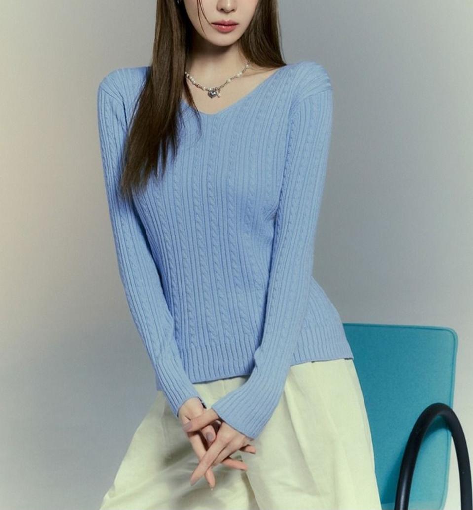 새제품) 더엣지 춘추용 V넥 케이블니트 66-77 개당.