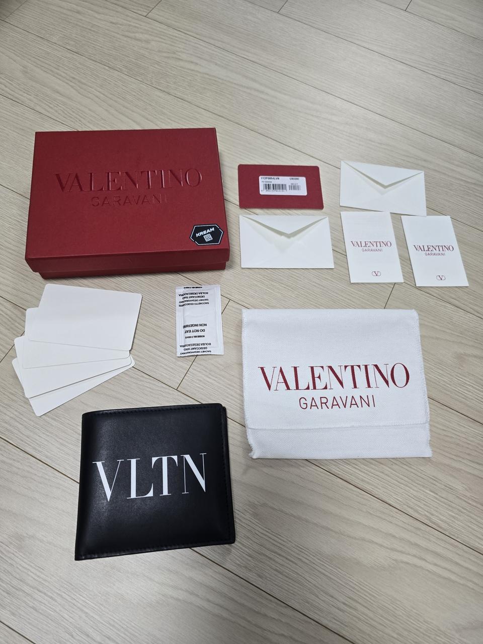 정품 발렌티노 반지갑
