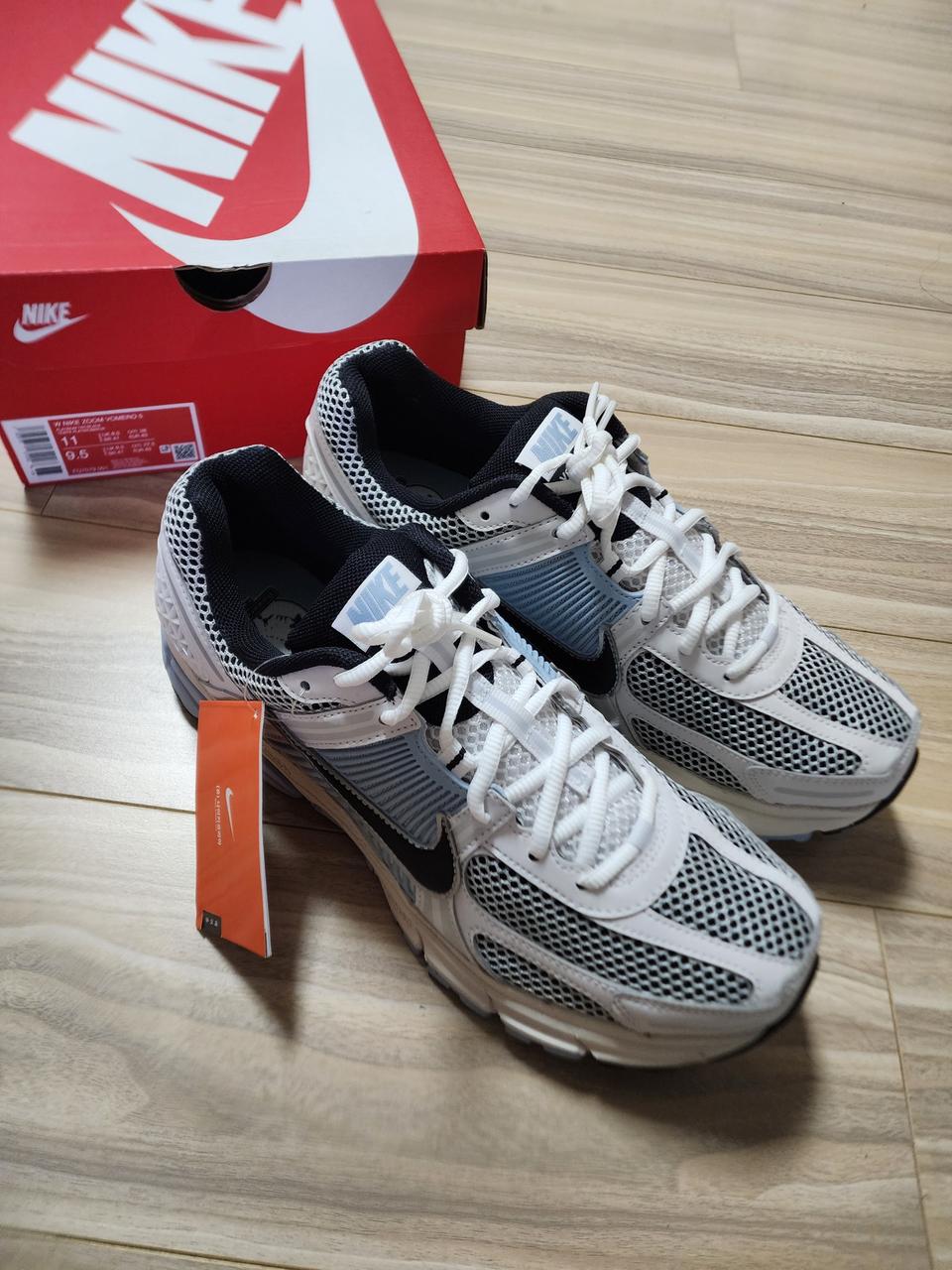 나이키줌보메로5플래티넘틴트블랙우먼스280