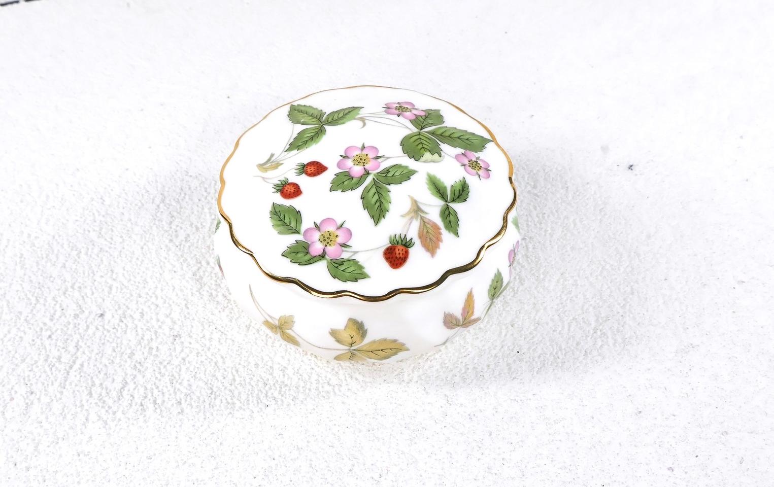 [영국앤틱] 웨지우드 와일드 스트로베리 물결 트링켓