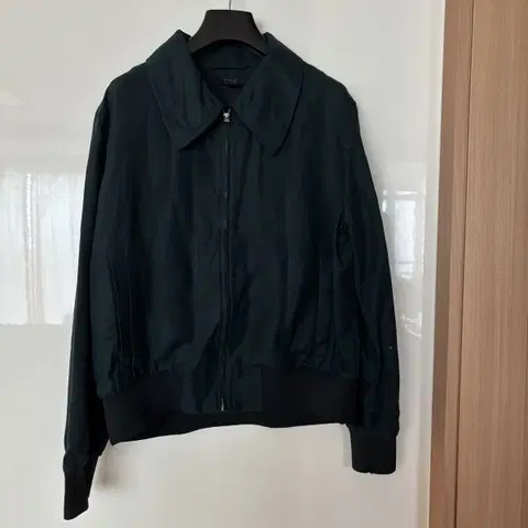 COS 코스 다크그린 린넨 리오셀 봄버 자켓 점퍼블루종 출근룩 오피스코어