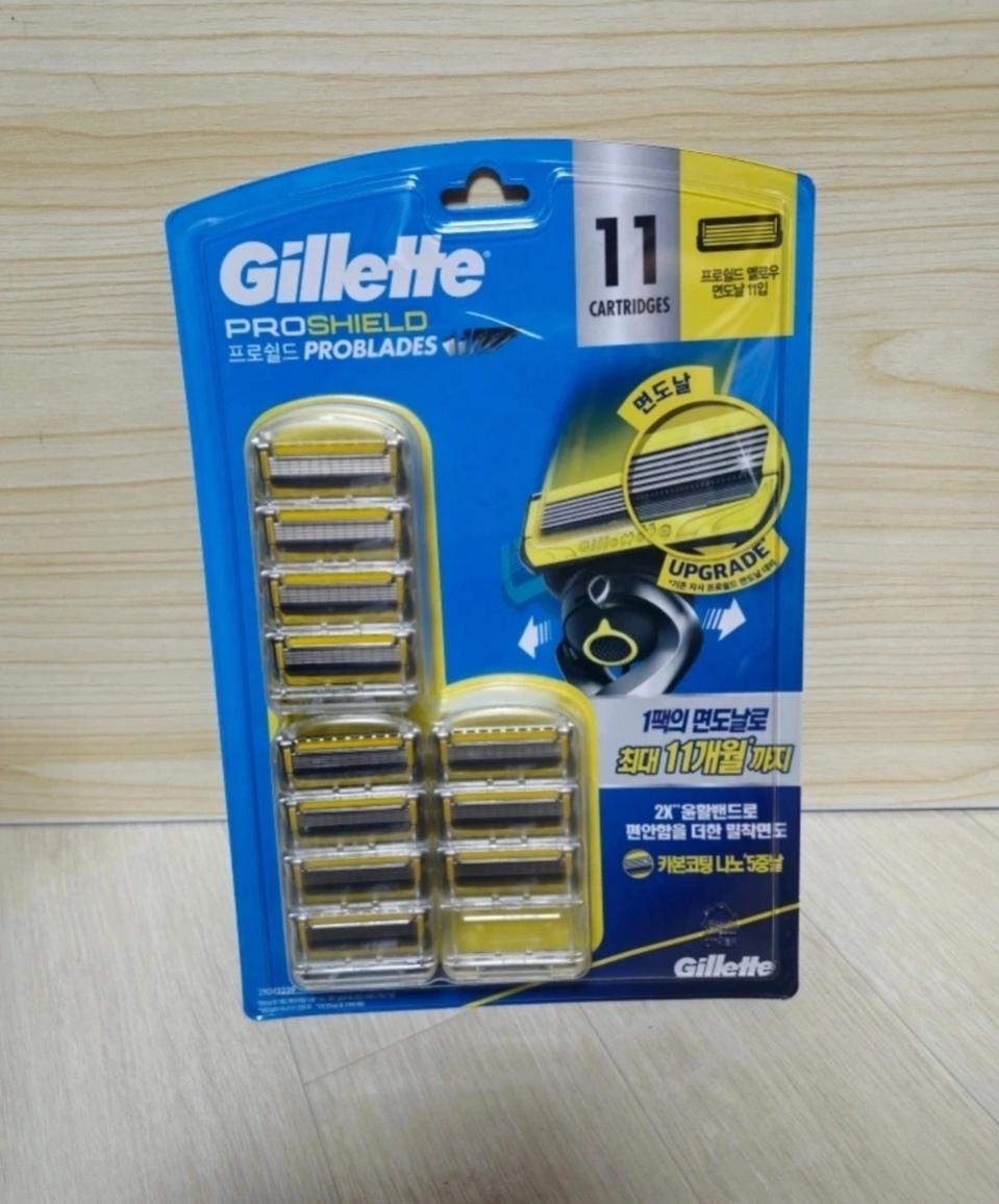 질레트 프로쉴드 옐로우 11개입 면도날.