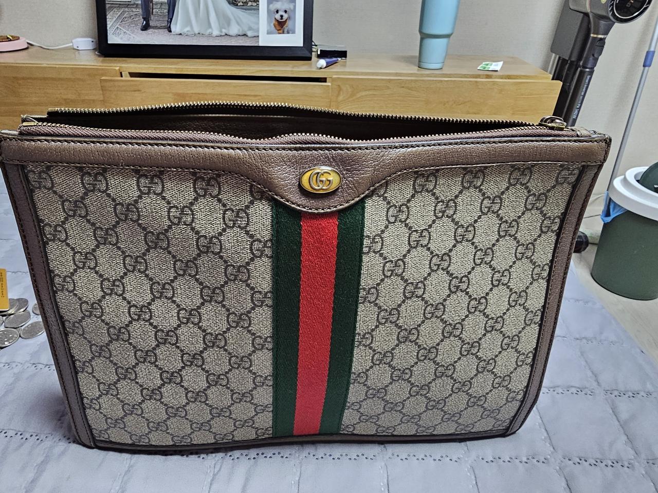 구찌정품 중고 클러치백 판매합니다.