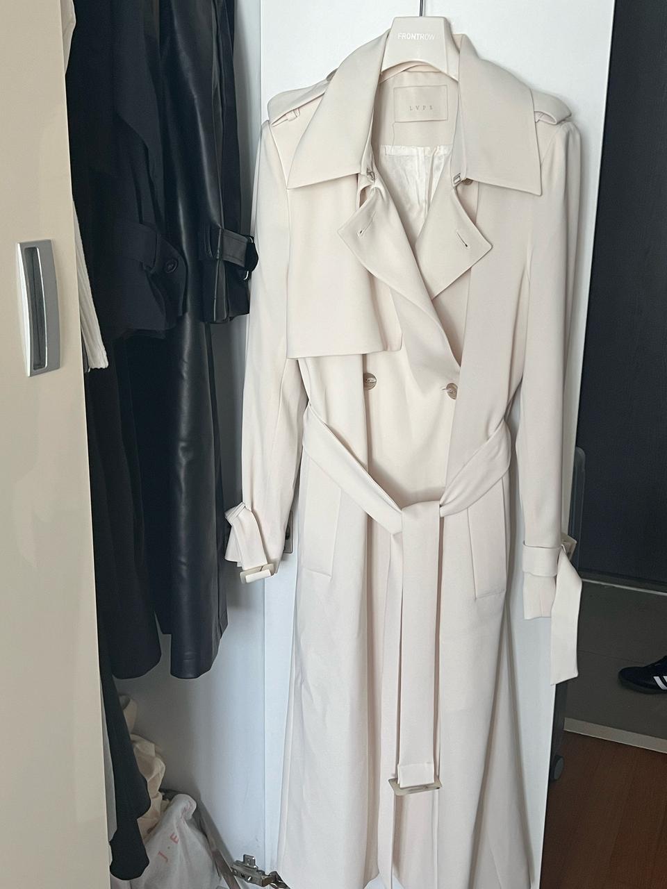 러브패리스 트렌치코트