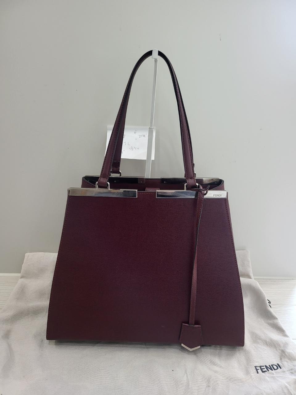 정품 펜디 버건디 레더 뜨와쥬르 미디움 토트백