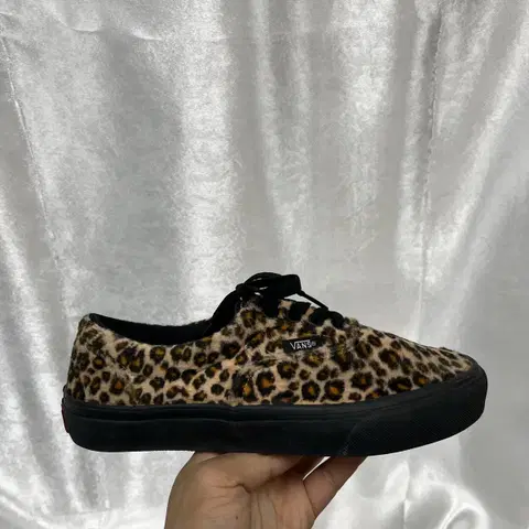 반스 어센틱 스니커즈 사이즈240 팝니다