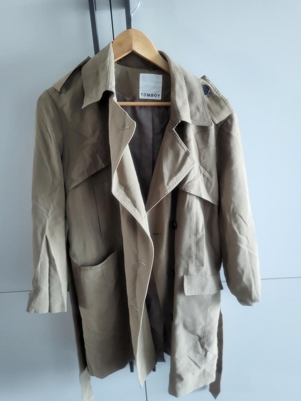 톰보이트렌치코트