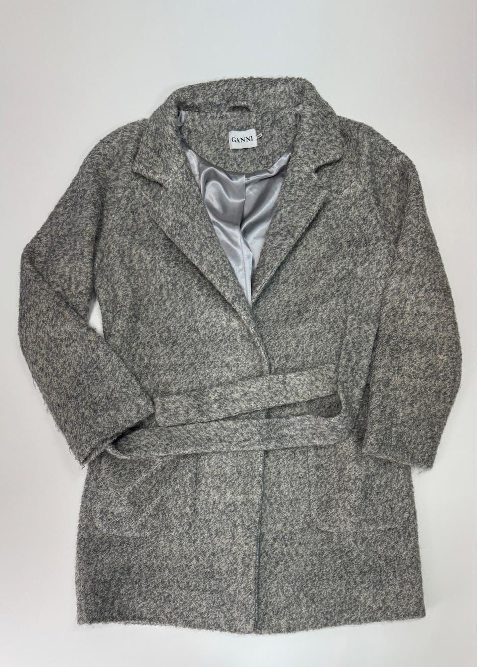 여겅 가니 19fw 벨티드 부클 코트