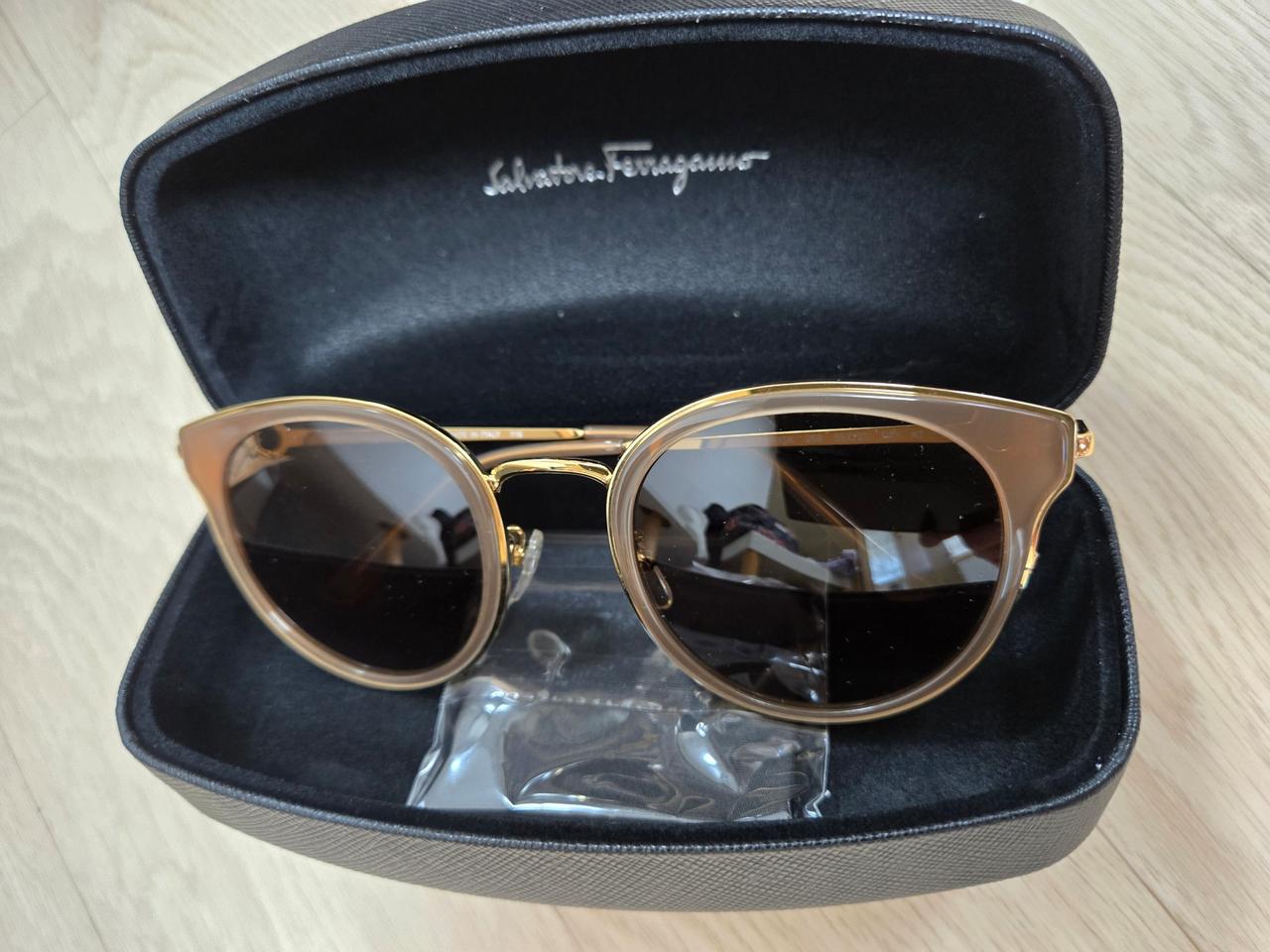 페라가모 선글라스