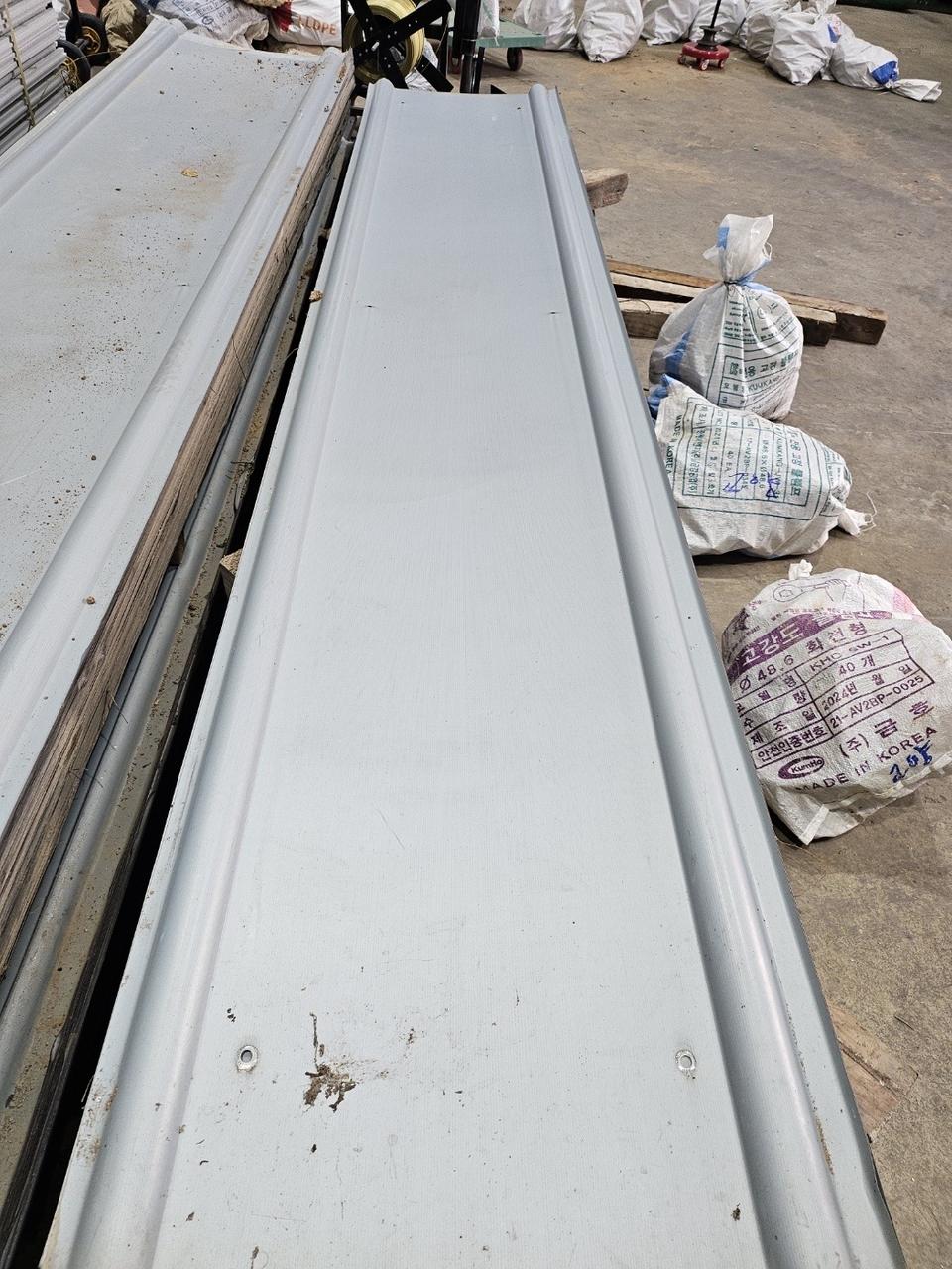 Egi휀스. 삼메타. 이지아이휀스. 고리포함 파이프