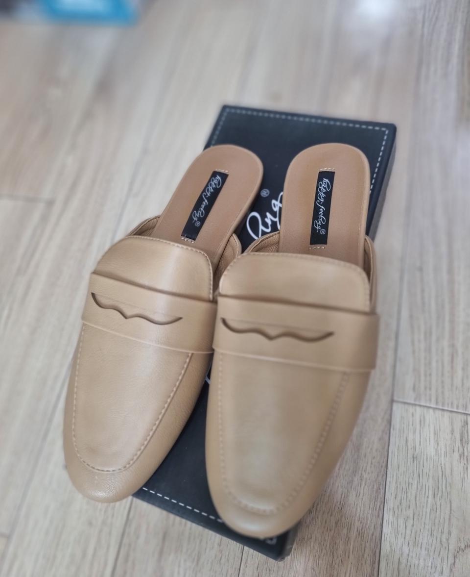 베이지색로퍼뮬