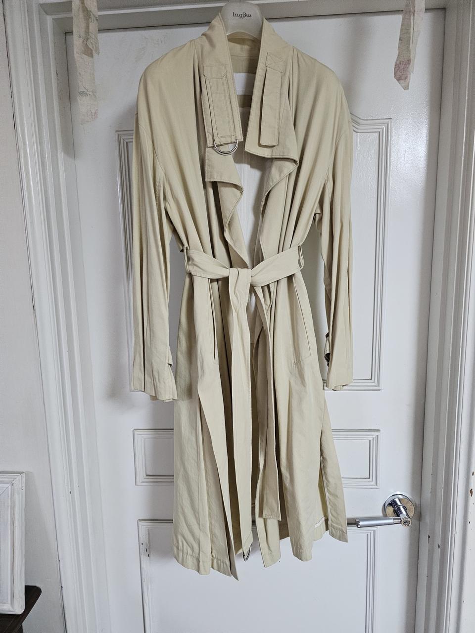 보브 트렌치코트