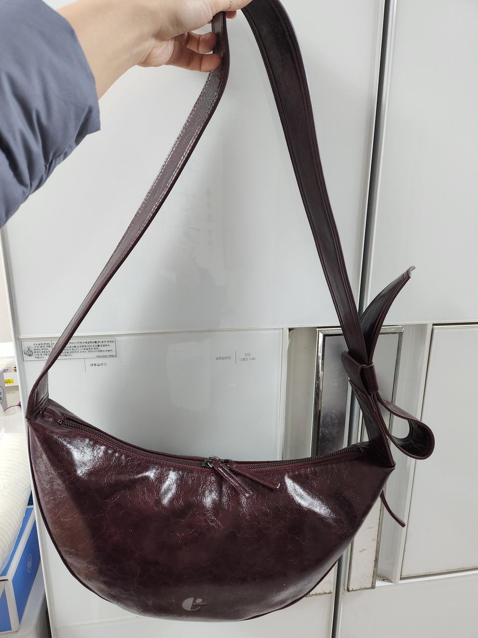 콘누에보 하프문가방