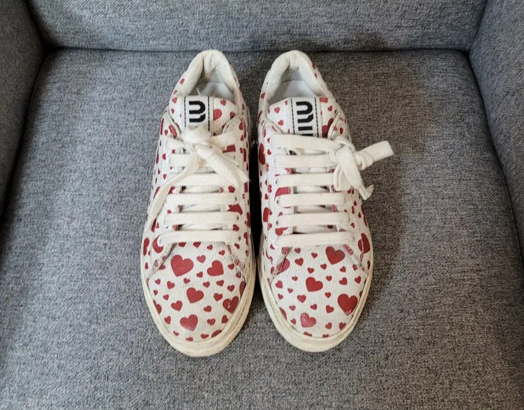 미우미우  가죽 스니커즈 235 무료배송