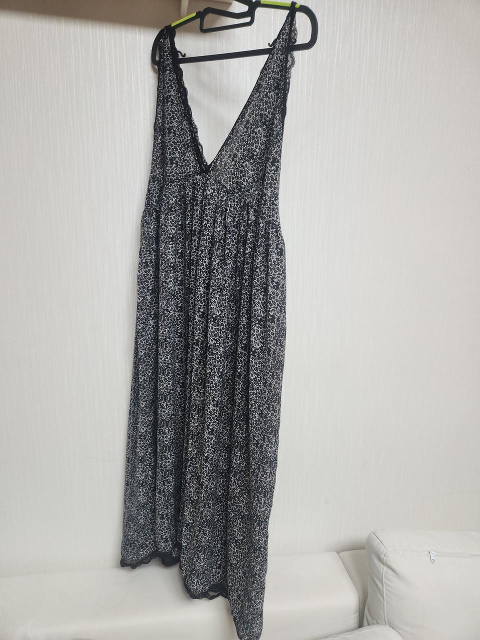 흑백 여름 꽃 원피스