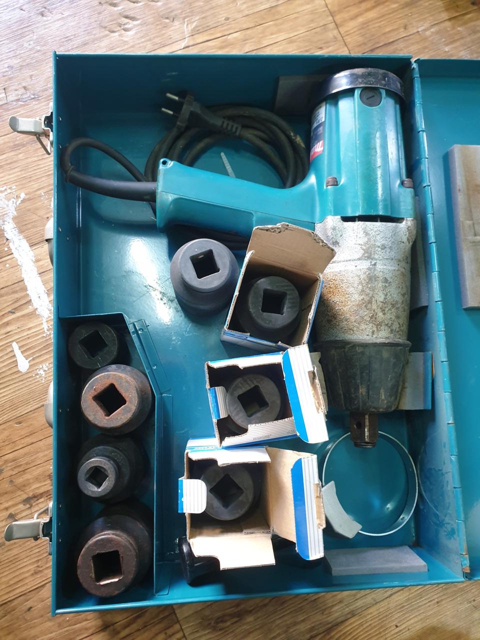 마끼다 전기임팩 렌치 6909