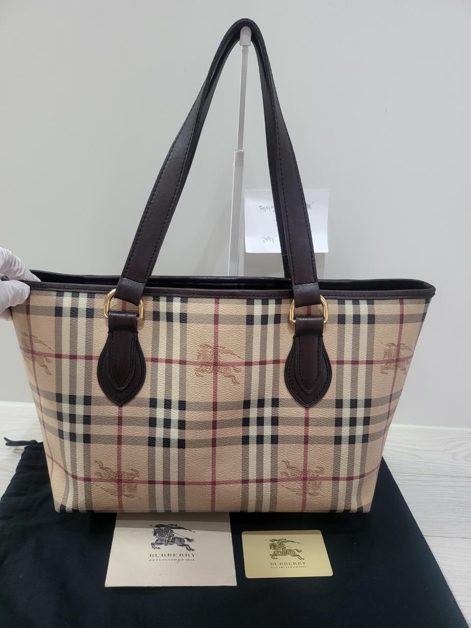 정품 버버리 체크무늬 숄더백 S급