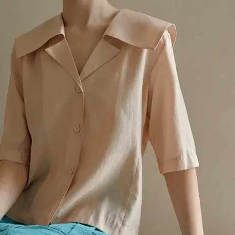 몰토 마리에 카라 블라우스 베이지