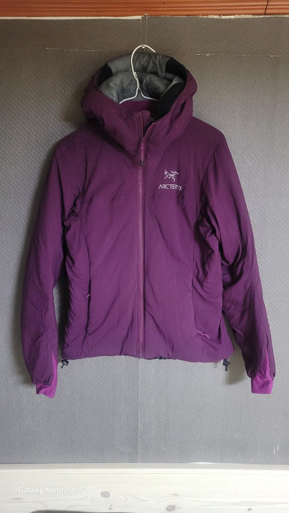 아크테릭스 아톰 패딩