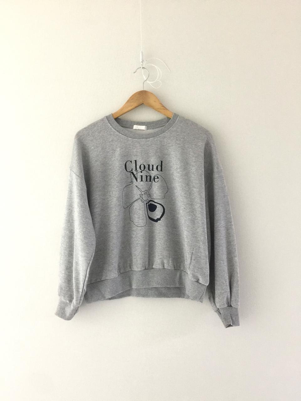 (새) 그레이 영문 꽃 프린팅 맨투맨