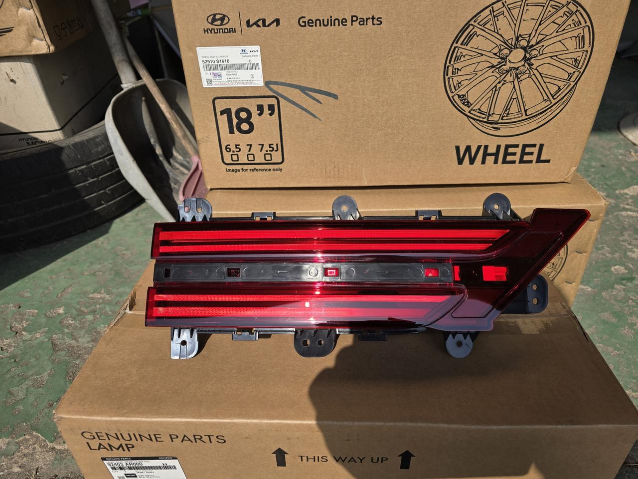 GV70 트렁크 후미등 운전석 A급