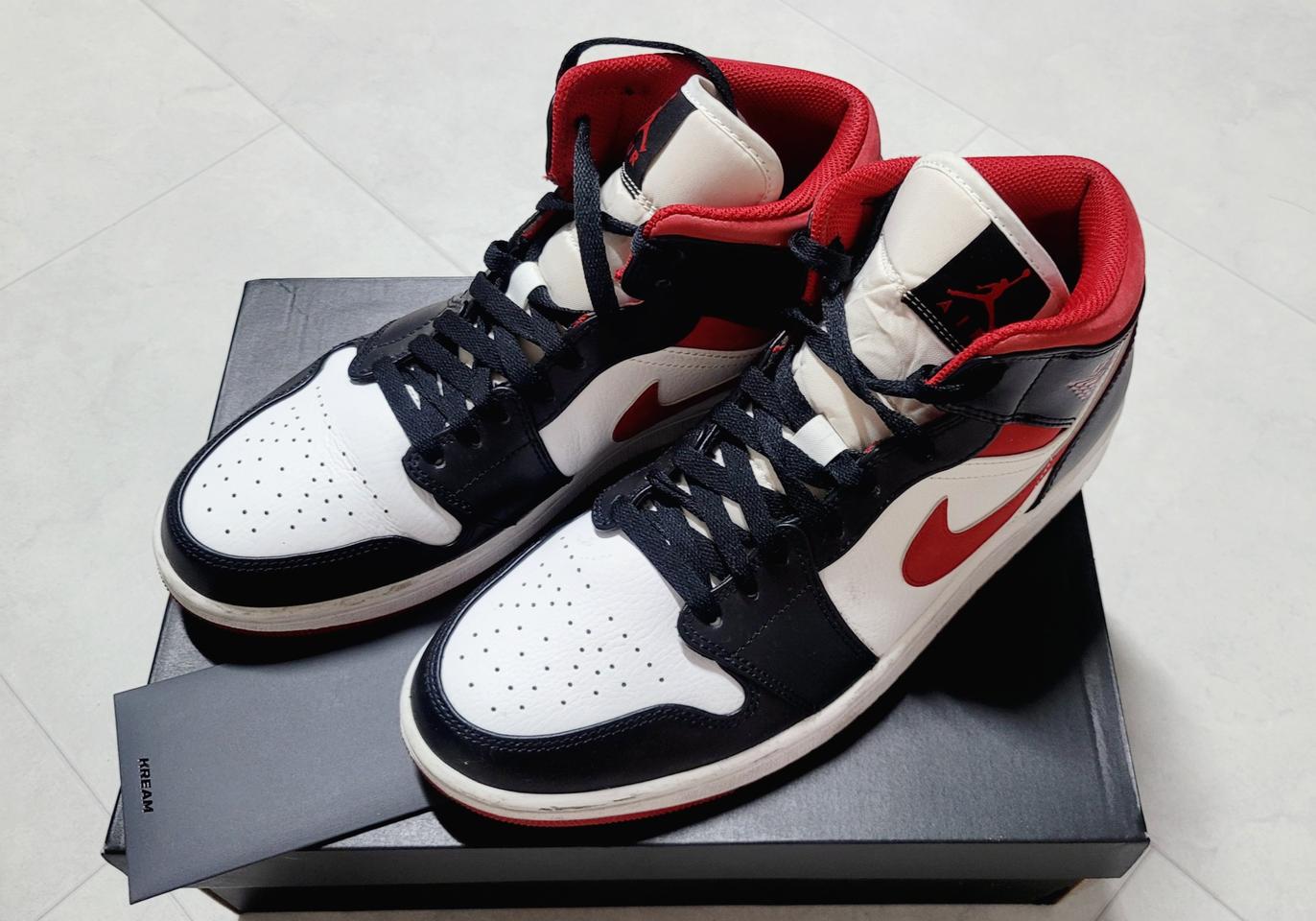 나이키 조던 1 미드 짐레드 블랙 화이트 운동화