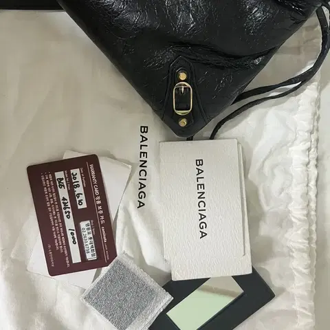 발렌시아가 크러치 팝니다