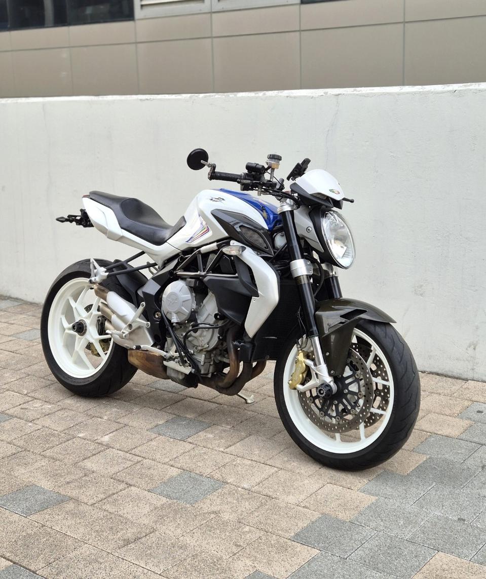 MV아구스타 브루탈레800 이탈리아 한정판 판매합니다.