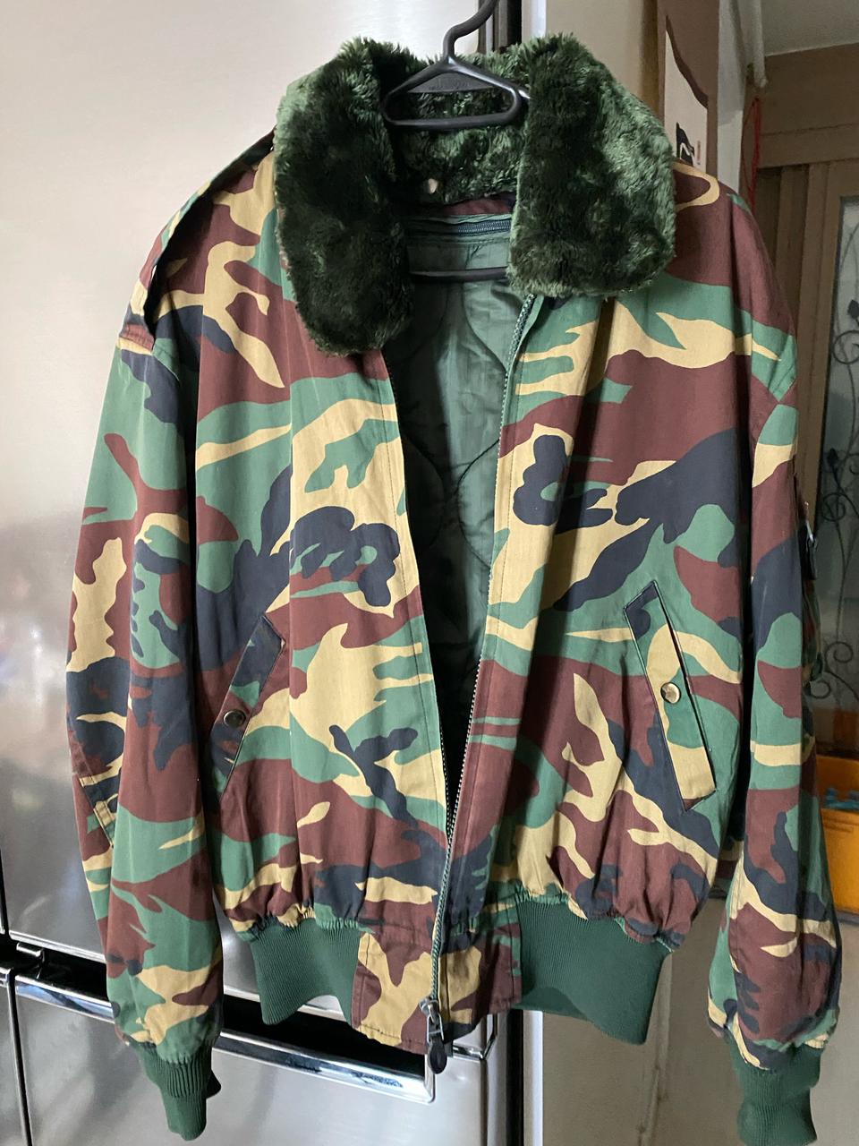 군용 얼룩점퍼