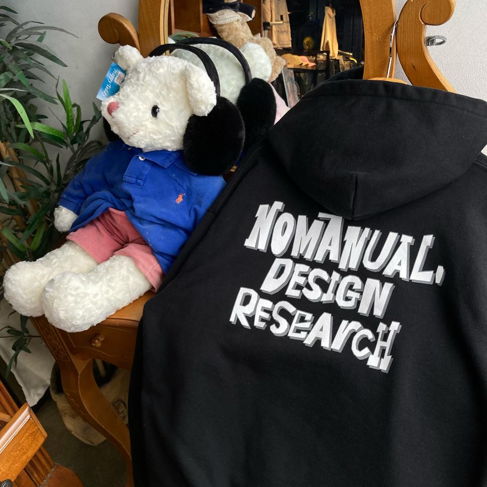 노매뉴얼 빅로고 후드