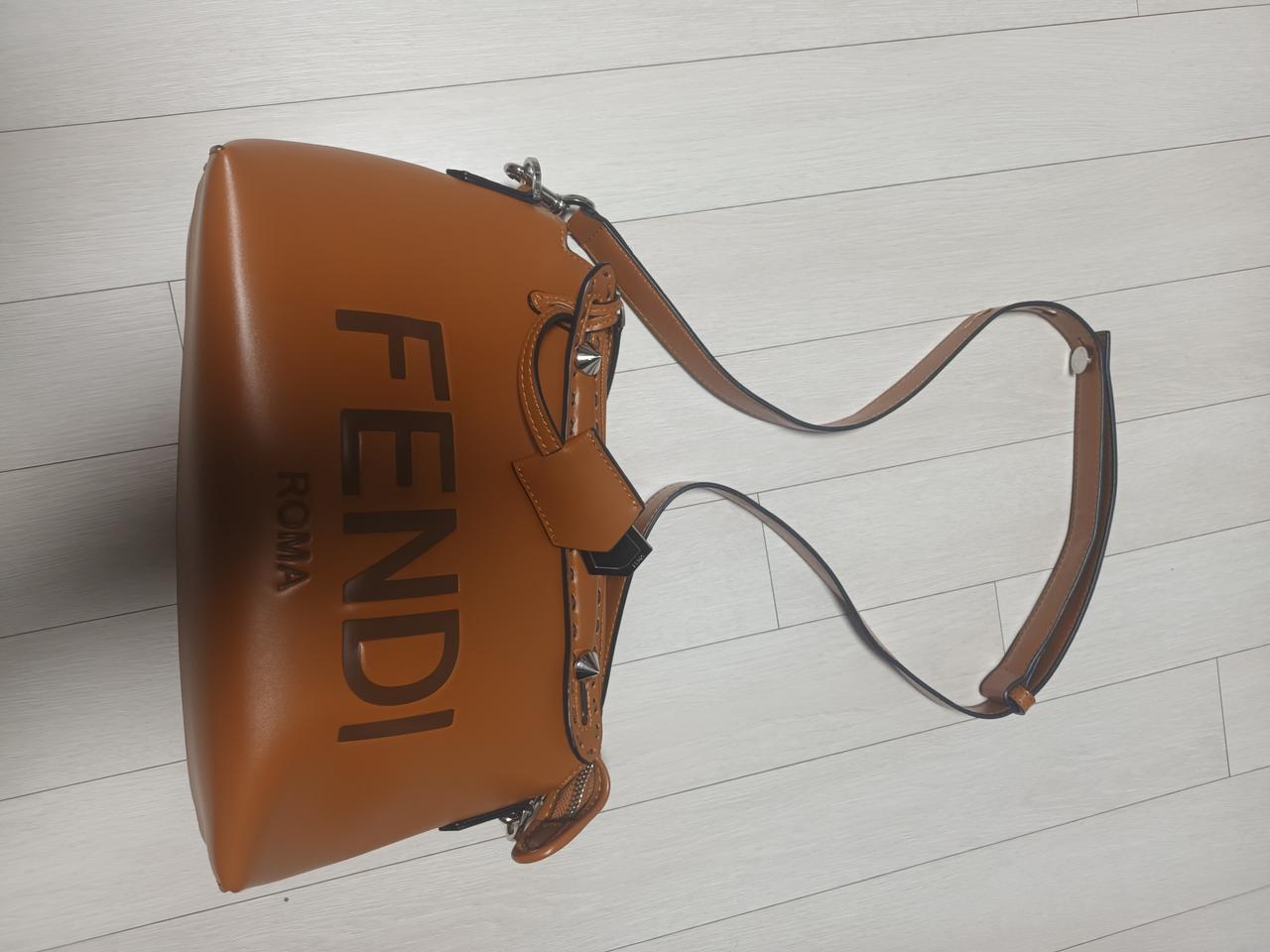 펜디 바이더웨이백