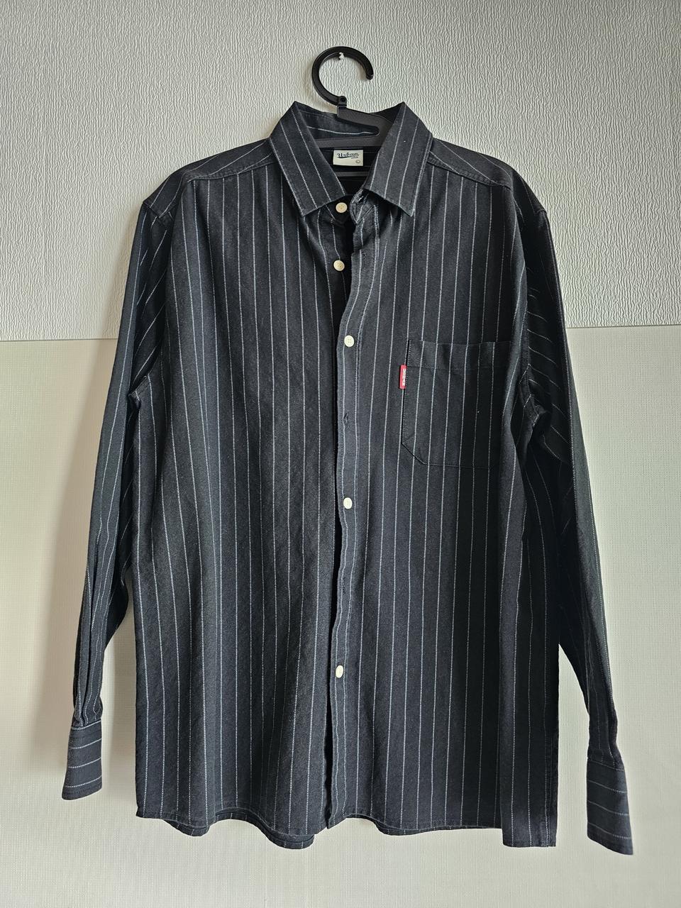 깔끔한 스트라이프 셔츠