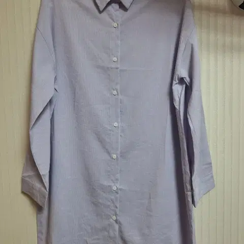 새상품 연보라 스트라이프 롱셔츠