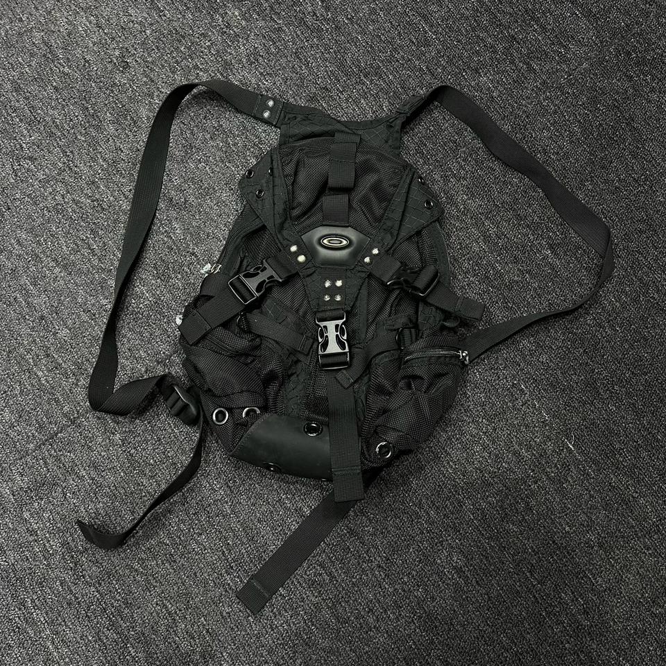 오클리 아이콘 블랙 미니 백팩