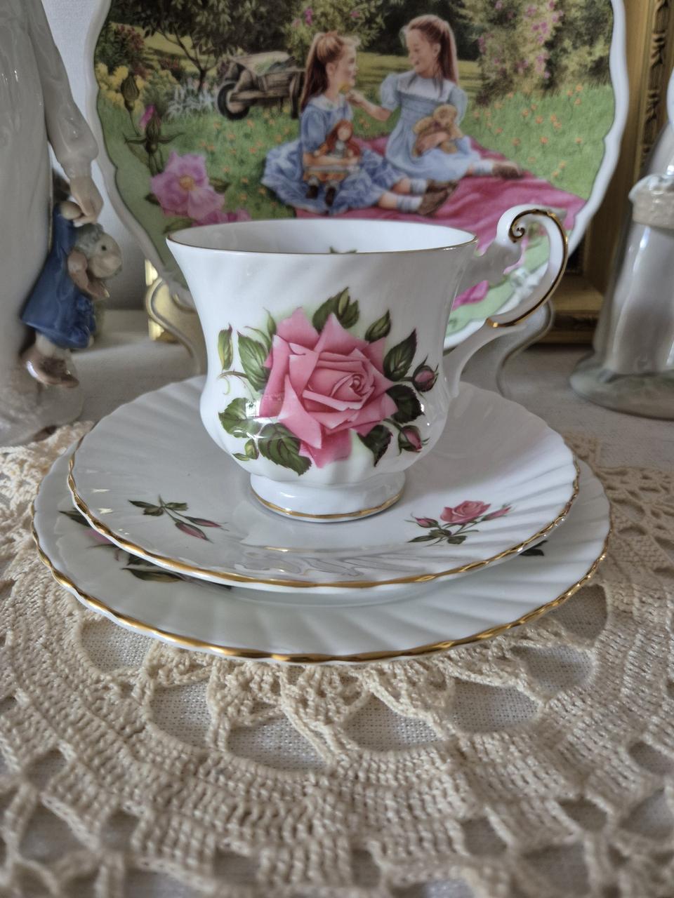 영국 로지나 빈티지찻잔 트리오